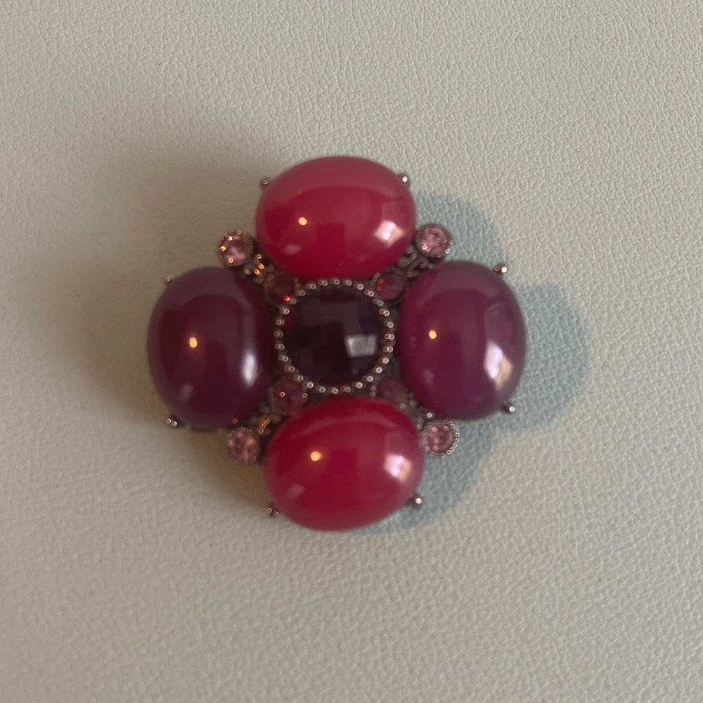 Magenta Cabochon Brooch. Vintage Lucite Pin/Pendant Japanned Finish